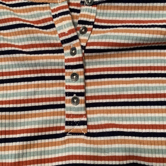 Cute basic striped tee - Picture 3 of 3